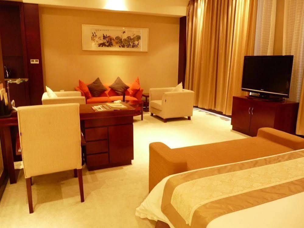 Tianrui Business Hotel Taiyuan  Exterior photo