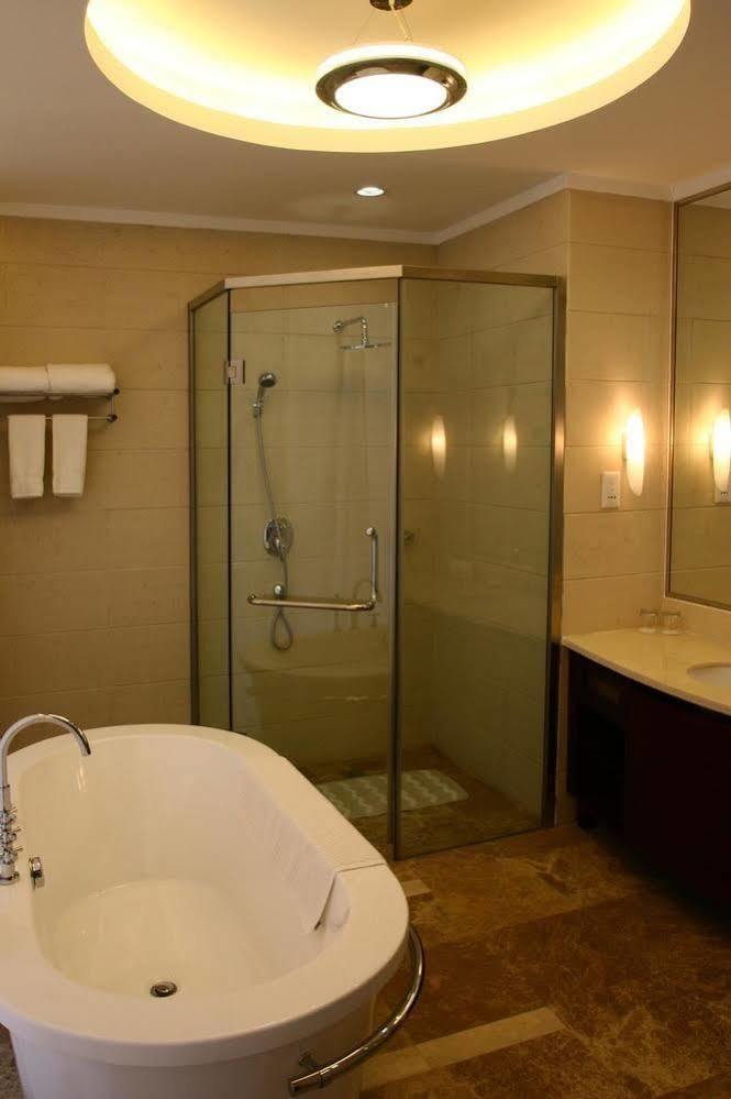 Tianrui Business Hotel Taiyuan  Exterior photo