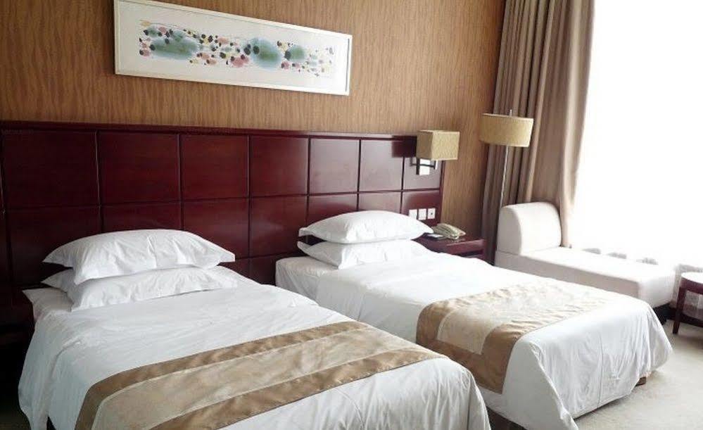Tianrui Business Hotel Taiyuan  Exterior photo